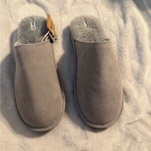 Born Grey Plush Faux-Fur Lined Suede Slipper Size 10
